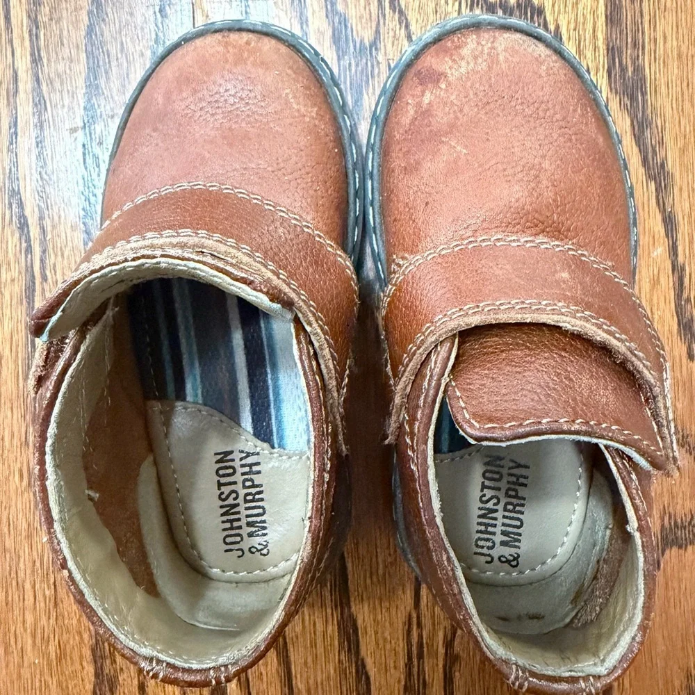 Johnston & Murphy Boys' McGuffey Leather Hook-and-Loop Chukka Boots Toddler 5